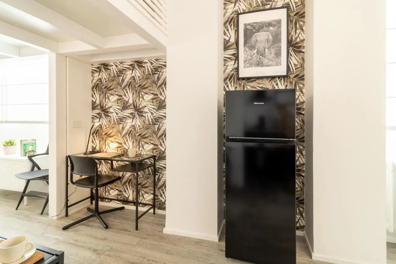 Apartment Navigli - Chic And Sophisticated Home In Milan