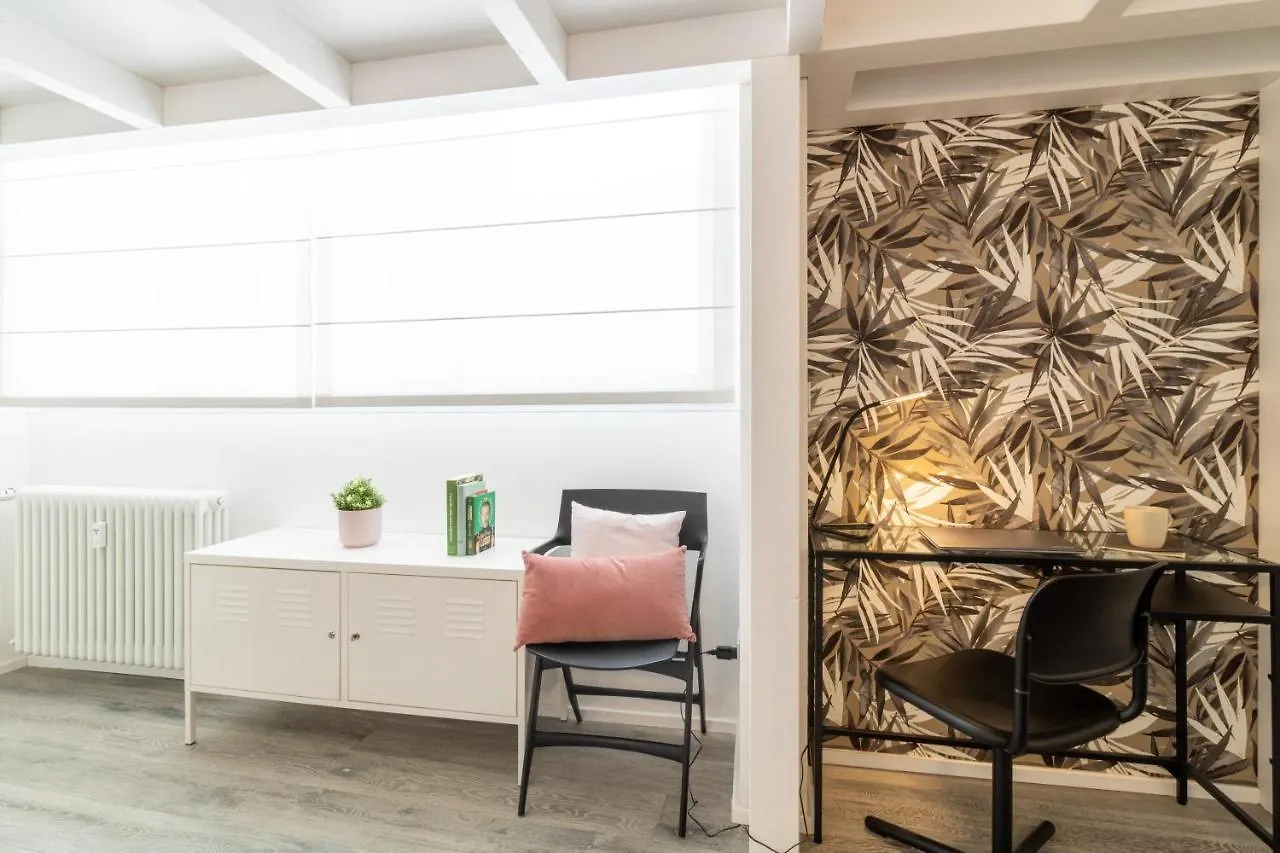Navigli - Chic And Sophisticated Home In Milano